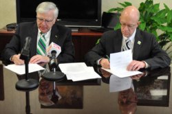 Marshall, Kanawha Valley Technical Agree to Seamless Transfer of Business Credits Marshall President Stephen J. Kopp, left, and Kanawha Valley CTC President Joseph Badgley sign 2+2 Articulation Agreements today in Dr. Kopp’s office on MU’s Huntington campus. Photo by Liu Yang/Marshall University.