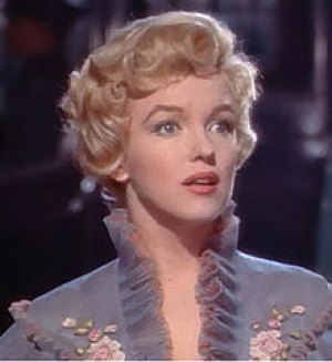 Michelle Williams Brings a Sense of Ordinary to Screen Icon, Marilyn Monroe Monroe in Scene from "Princess and Showgirl" about Which "My Life with Marilyn" centers