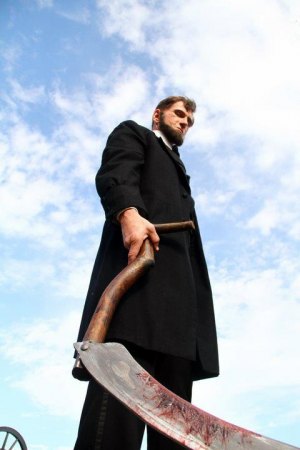 Mid East Heroes Receive Preview of Abe Lincoln Scene from Abe Lincoln Vampire Killer (c) 20th Century Fox