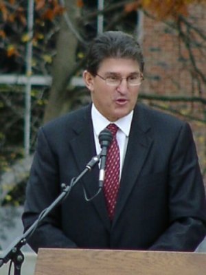 Manchin Thanks Rockefeller for Years of Service Manchin Thanks Rockefeller for Years of Service