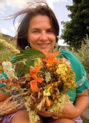 Mimi Hernandez, RH to be Keynote Speaker at WV Herb Association Fall Festival Mimi Hernandez, MS, RH, American Herbalist Guild Executive Director