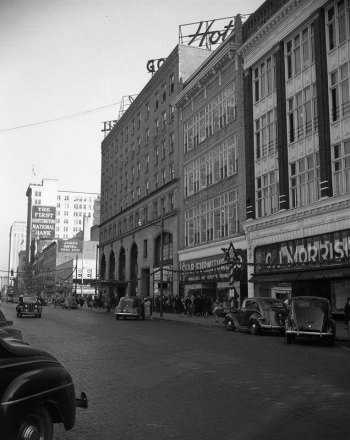 A Period when Downtown Huntington was the city's Hub A Period when Downtown Huntington was the city's Hub