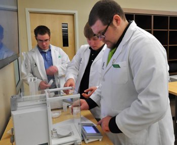 Marshall School of Pharmacy researchers publish education study Marshall School of Pharmacy researchers publish education study