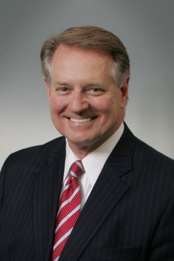 Mayor Reports City Financing on Track; Ticketing, Towing on Tap for Cars not Moved for Street Sweeping Mayor Reports City Financing on Track; Ticketing, Towing on Tap for Cars not Moved for Street Sweeping