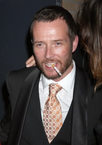 Superstar Scott Weiland's Death and Continuing Addiction Struggles Puts Another Face on Huntington's Battle Superstar Scott Weiland's Death and Continuing Addiction Struggles Puts Another Face on Huntington's Battle
