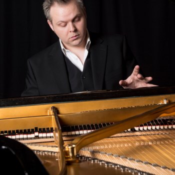 Marshall’s Distinguished Professor in the Arts to perform Liszt piano sonata Marshall’s Distinguished Professor in the Arts to perform Liszt piano sonata