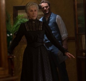 FIRST LOOK: Ghostly "Winchester" Induces Trembles, Misses Sustained Shivers FIRST LOOK: Ghostly "Winchester" Induces Trembles, Misses Sustained Shivers