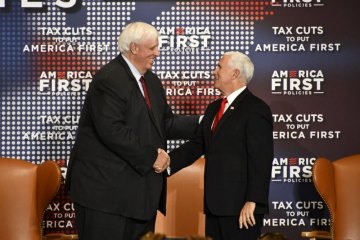 Gov. Justice praises President Trump, Vice President Pence for improving the state, national economy Gov. Justice praises President Trump, Vice President Pence for improving the state, national economy