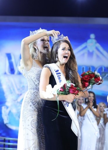 Cara Mund Becomes First North Dakota Miss America Cara Mund Becomes First North Dakota Miss America