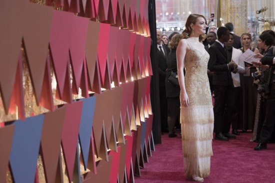 BREAKING: Oscar Mishap... "Moonlight," Wins Best Picture After "La La Land" Crew on Stage Best Actress Emma Stone on Red Carpet