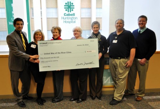 Cabell Huntington Hospital/SEIU Local 1199 contributes to United Way of the River Cities Cabell Huntington Hospital/SEIU Local 1199 representatives present United Way of the River Cities with a generous $50,000 contribution to the 2013-2014 campaign.