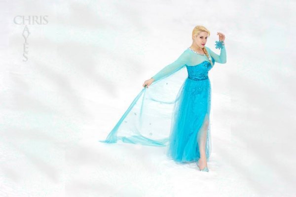 Five Annie's for the Disney's Animated Sisters Handed Out Saturday Professional cos-player, Elsa Littlepage, enjoying the snow as "Elsa," the snow queen from "Frozen." She says bad weather sticks until the movie wins its Oscar!